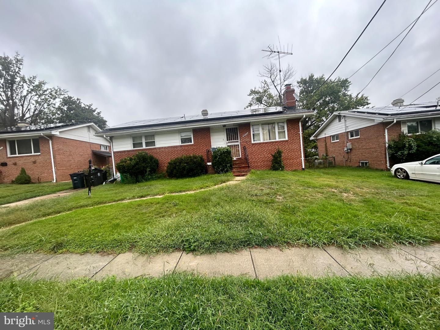 2533 Fairhill Dr — photo