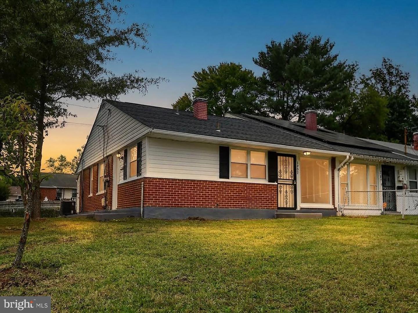 1907 Bender Ct — photo
