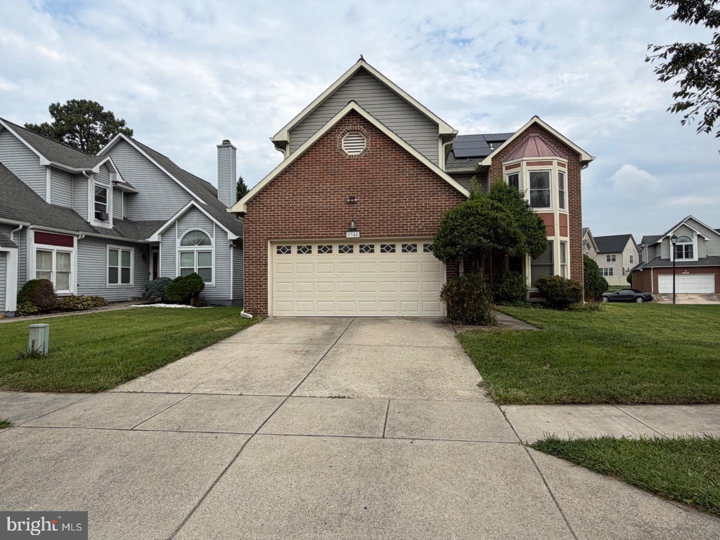 9348 Creekview Dr — photo