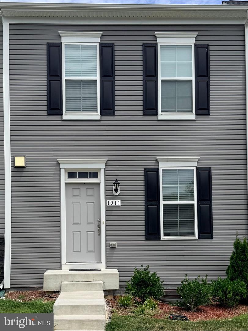 1011 Flester Ln — photo