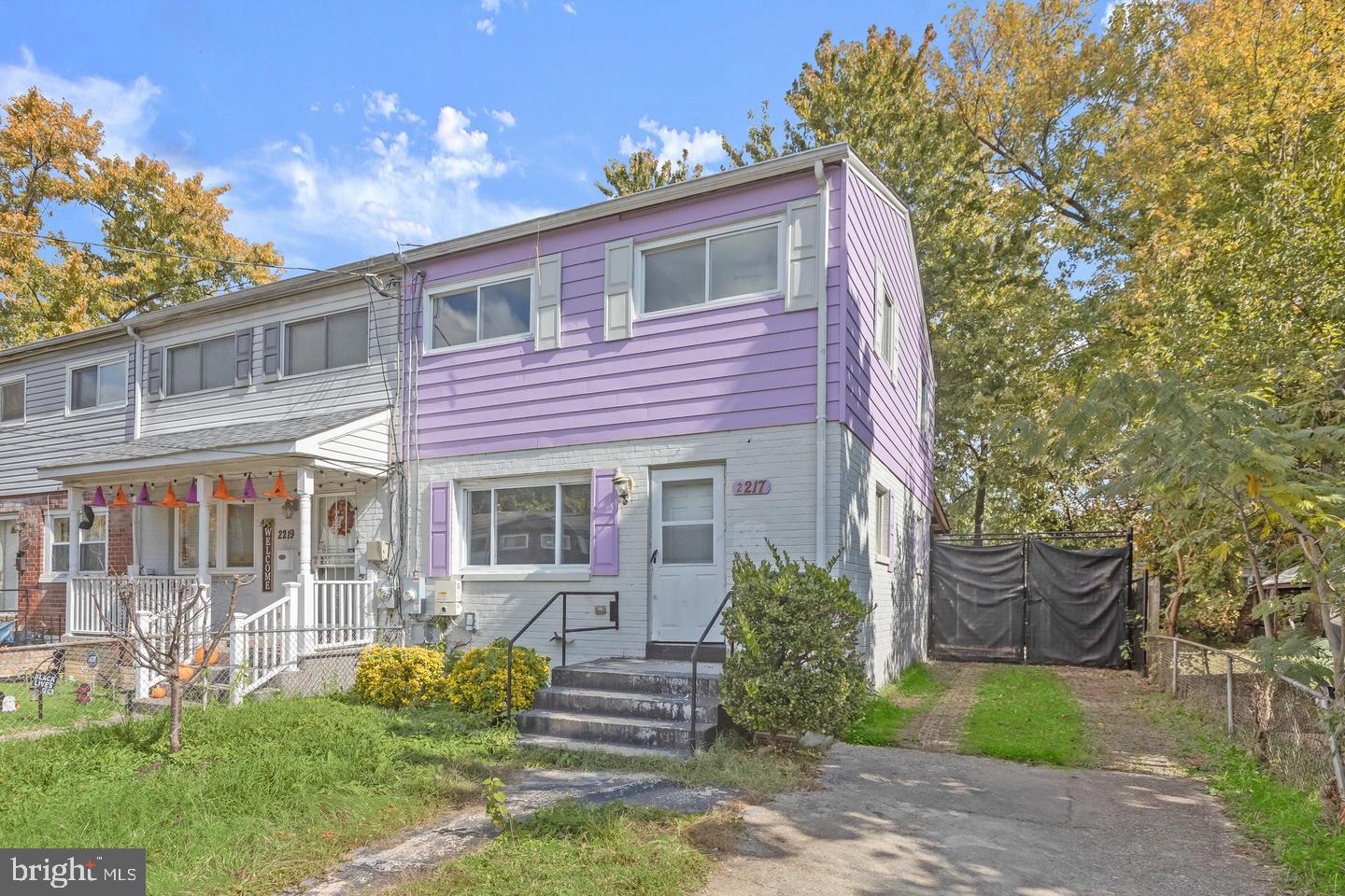 2217 Columbia Pl — photo