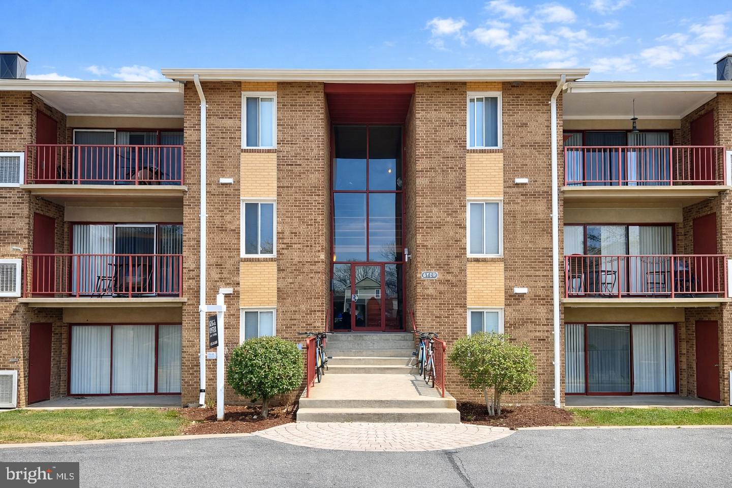 4709 Tecumseh St #201 — photo