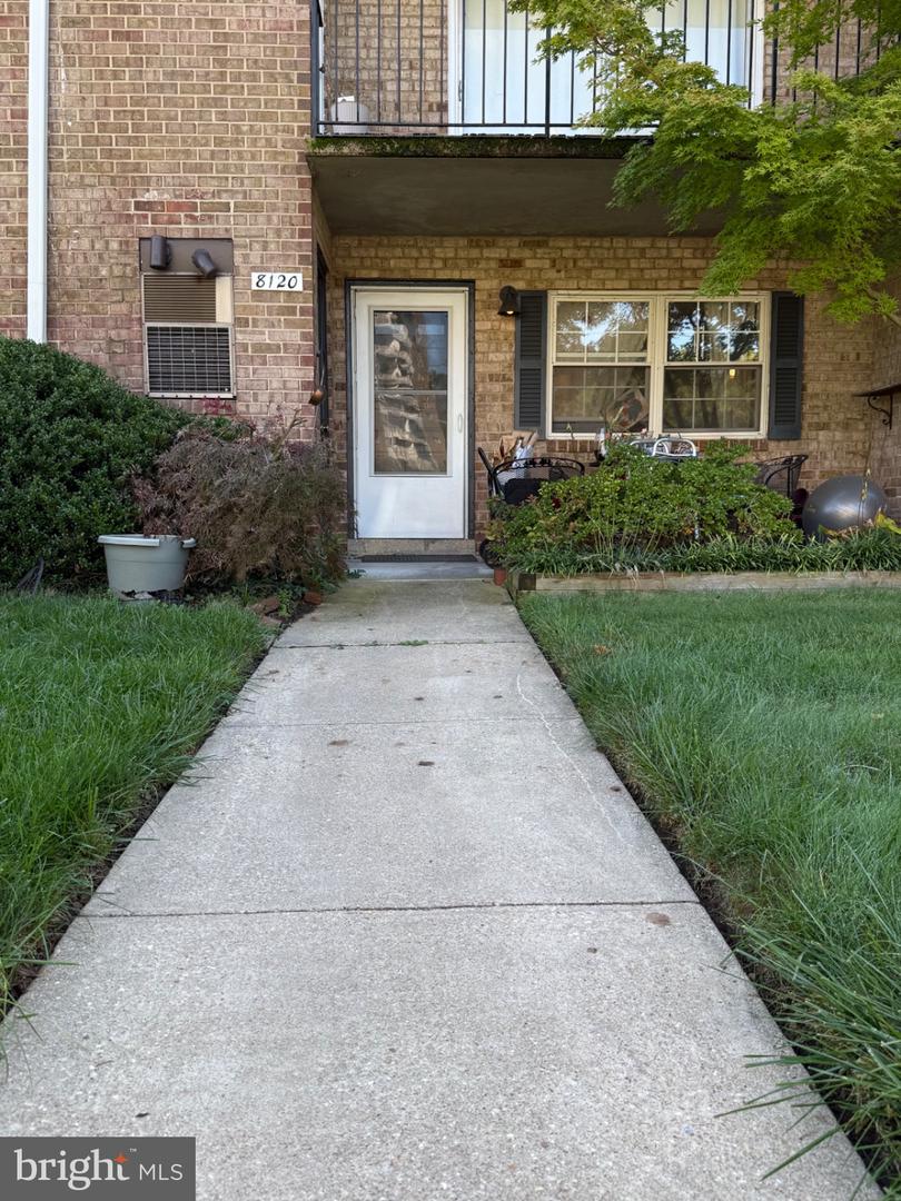 8120 Lakecrest Dr #8120 — photo