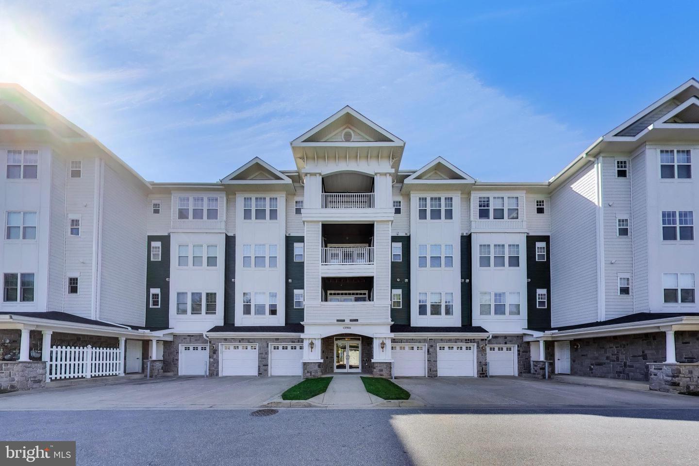 13901 Belle Chasse Blvd #215 — photo