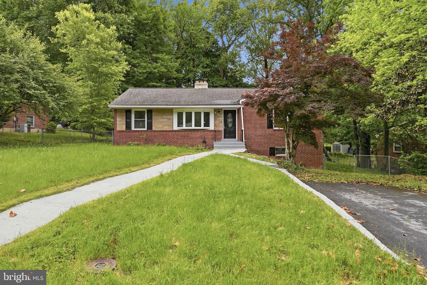 4915 Sharon Rd — photo