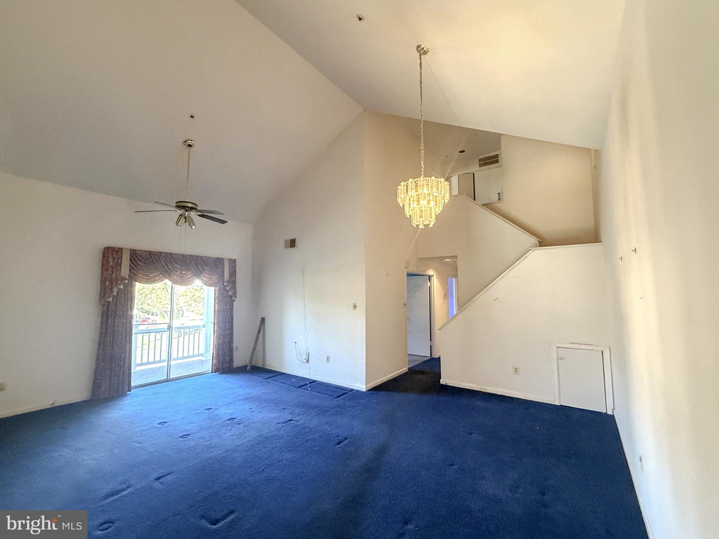 8725 Grasmere Ct — photo