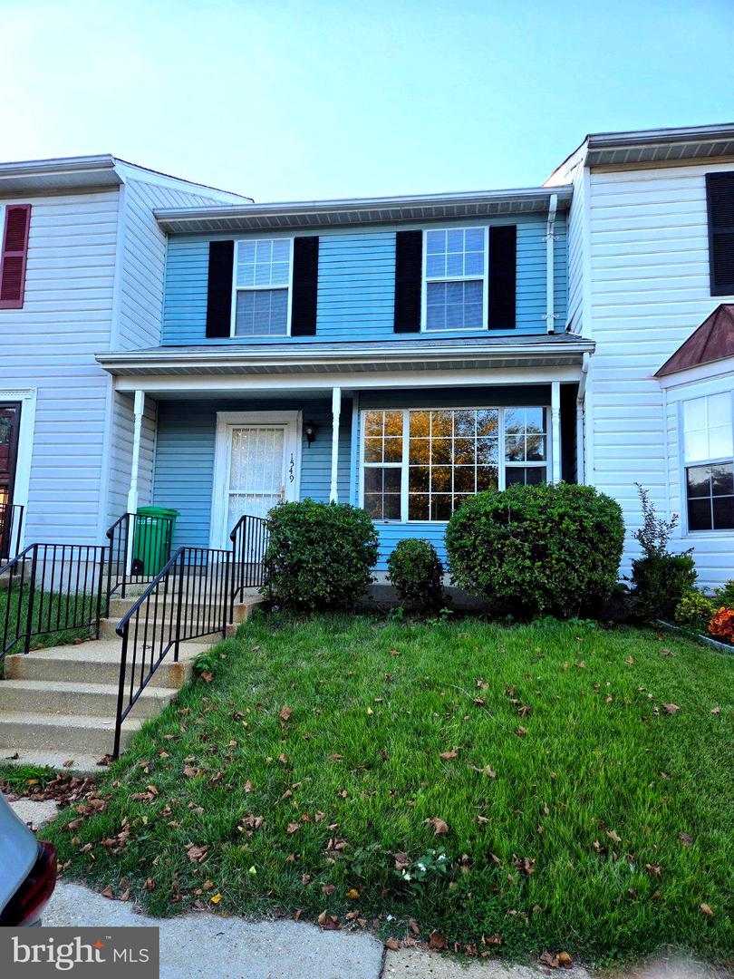 1549 Karen Blvd E — photo