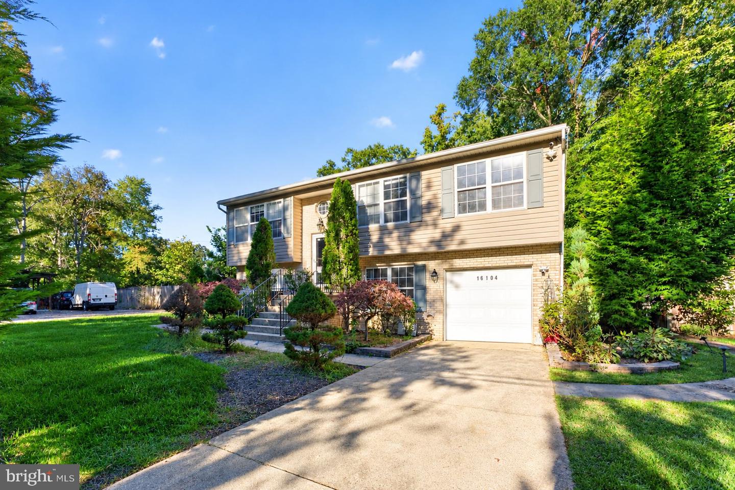 16104 Newasa Ln — photo