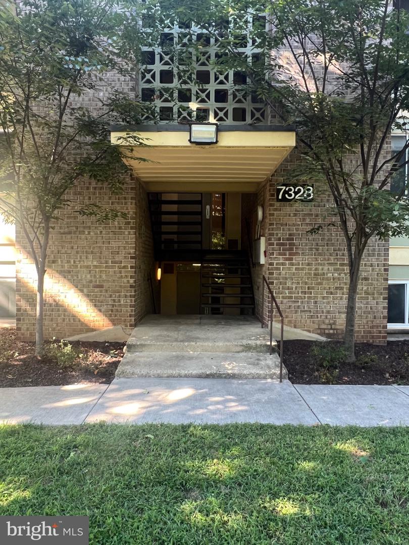 7328 Donnell Pl #C5 — photo