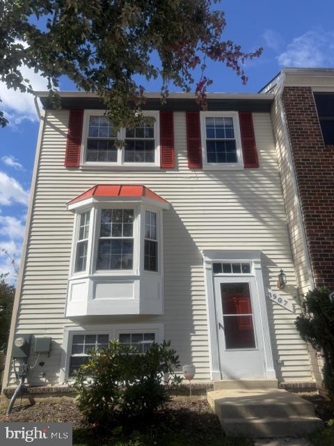 3907 Emblem Cor — photo