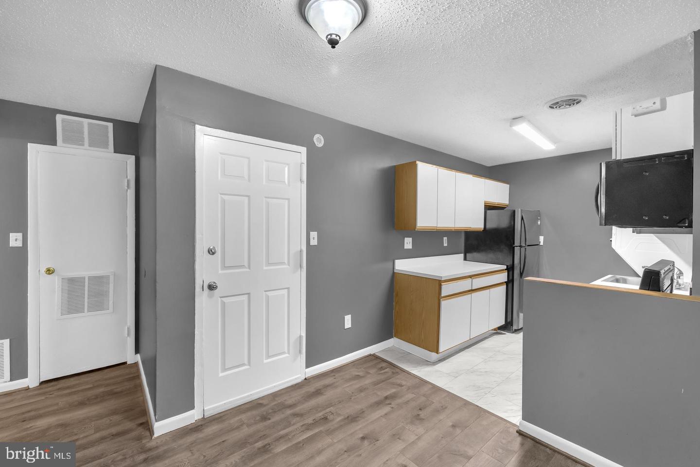 3011 Southern Ave #14 — photo