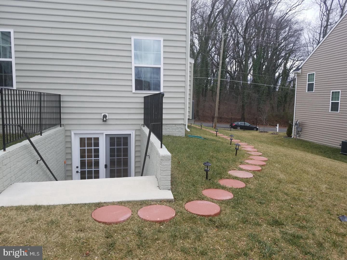 706 Rollins Ave — photo