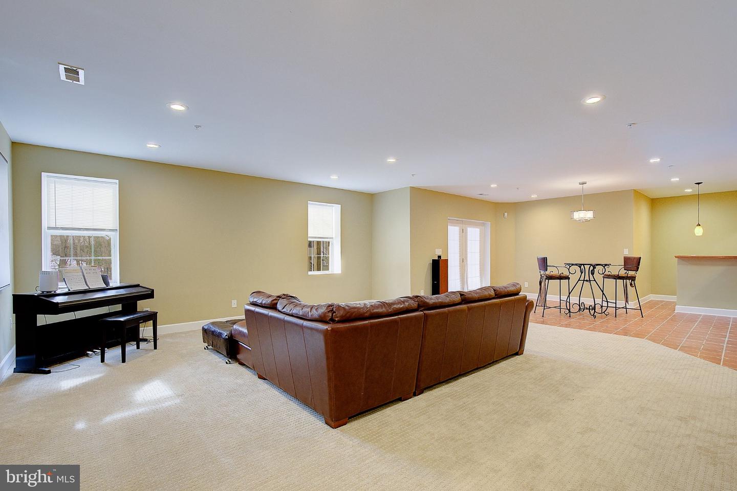 8105 Red Farm Ln — photo