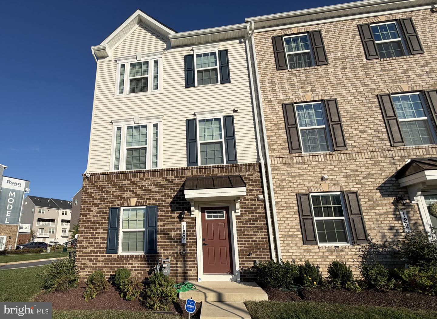 120 Summit Point Blvd — photo