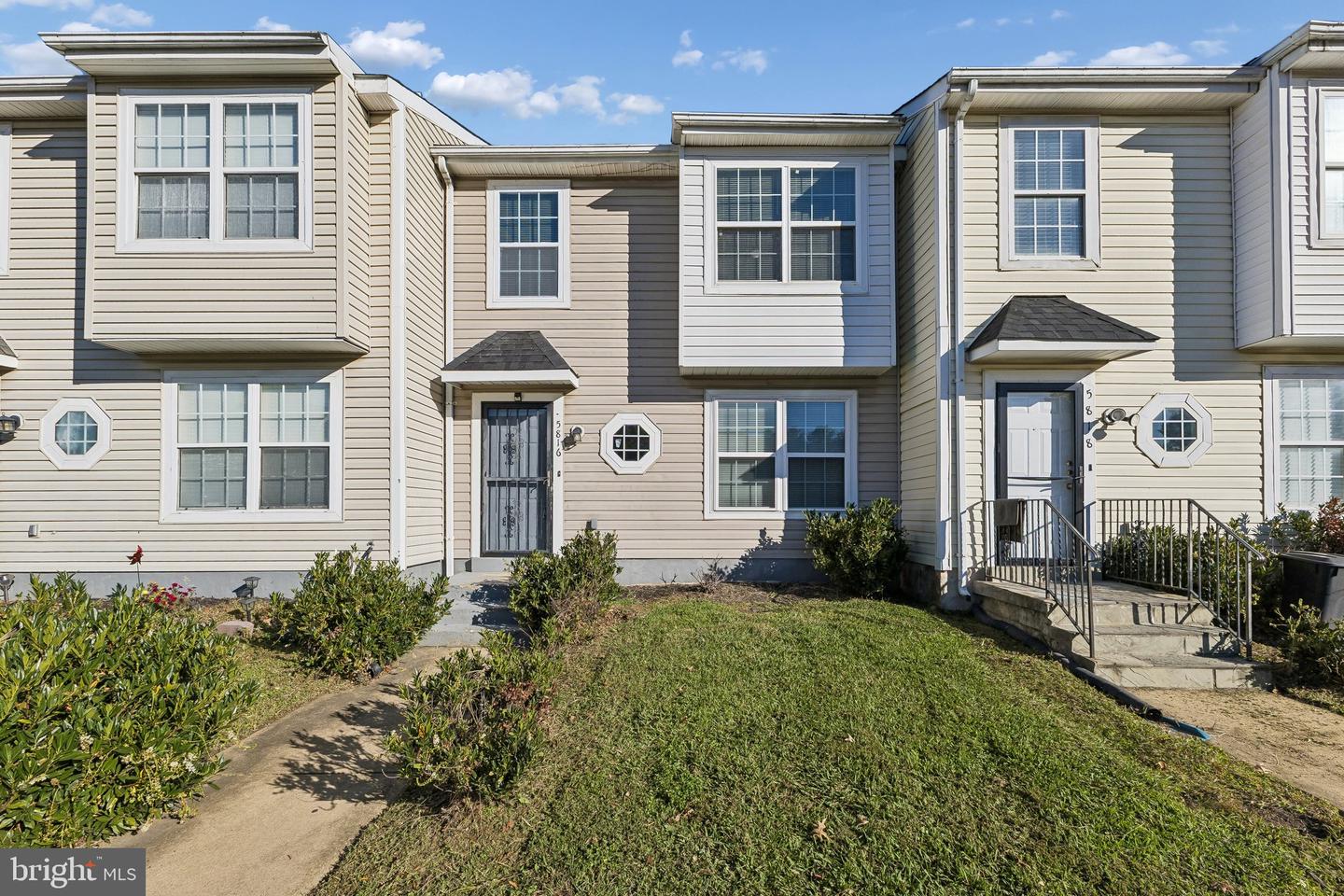 5816 N Holly Springs Dr #1-3 — photo