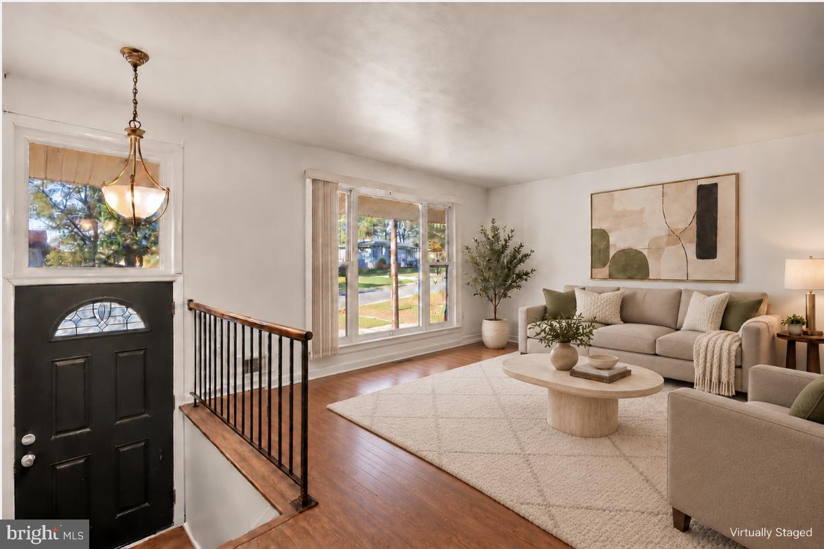 2711 Kelner Dr — photo