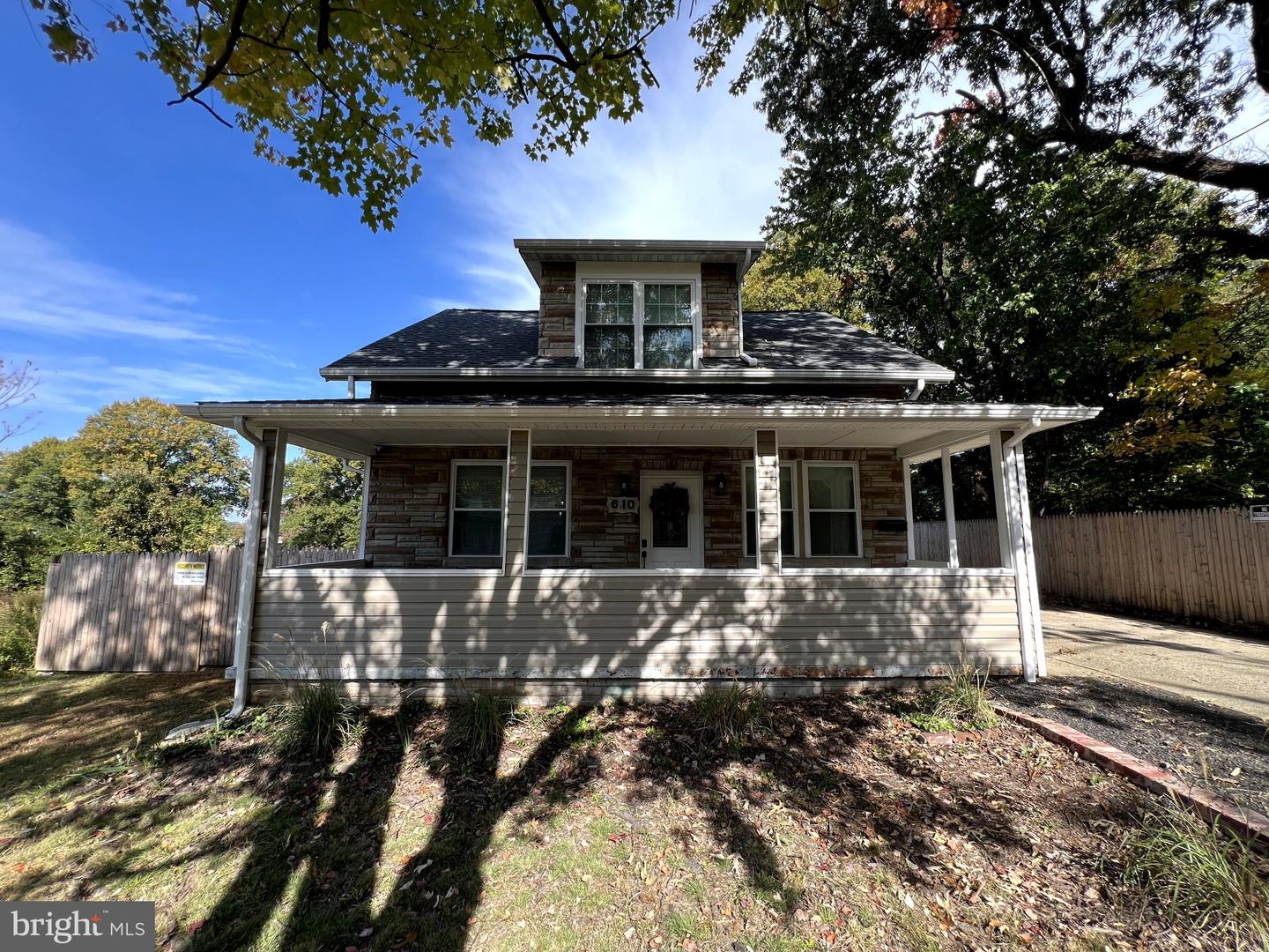 610 Salisbury Dr — photo