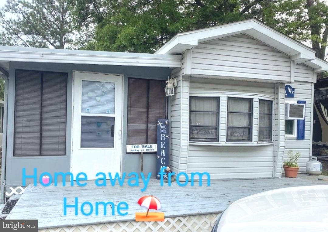 111 Beach Harbor F — photo