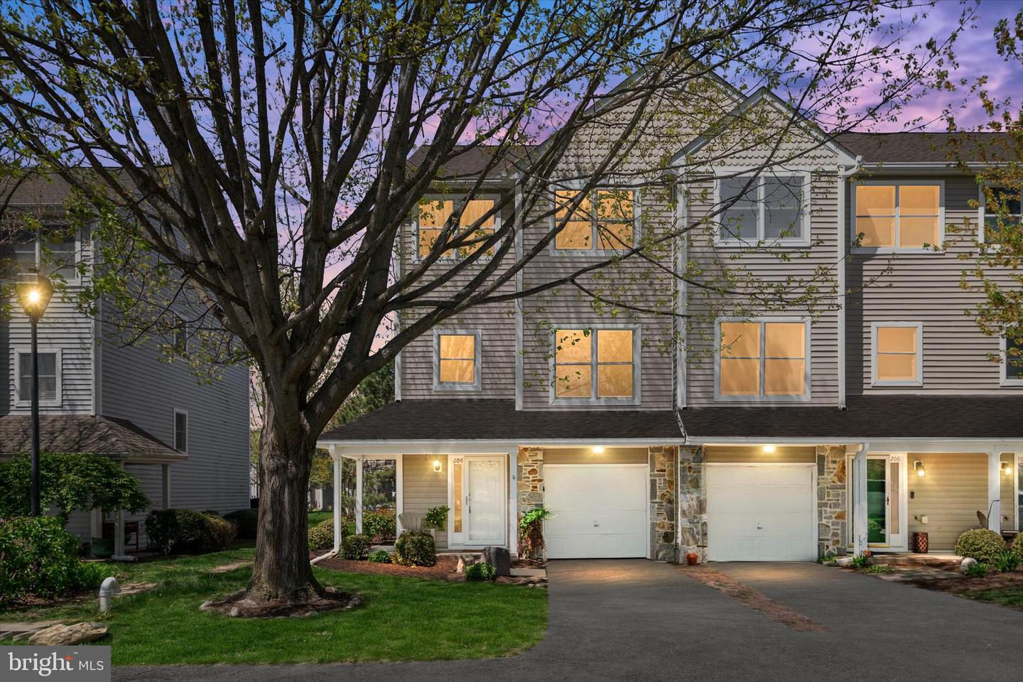 208 Blenny Ln — photo