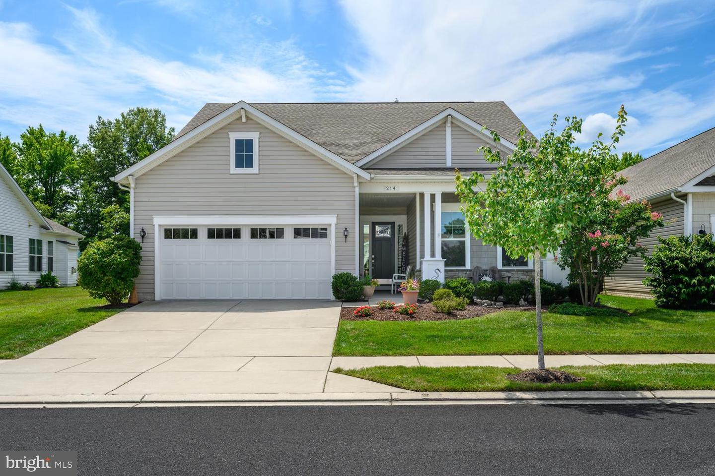 214 Bayberry Dr — photo