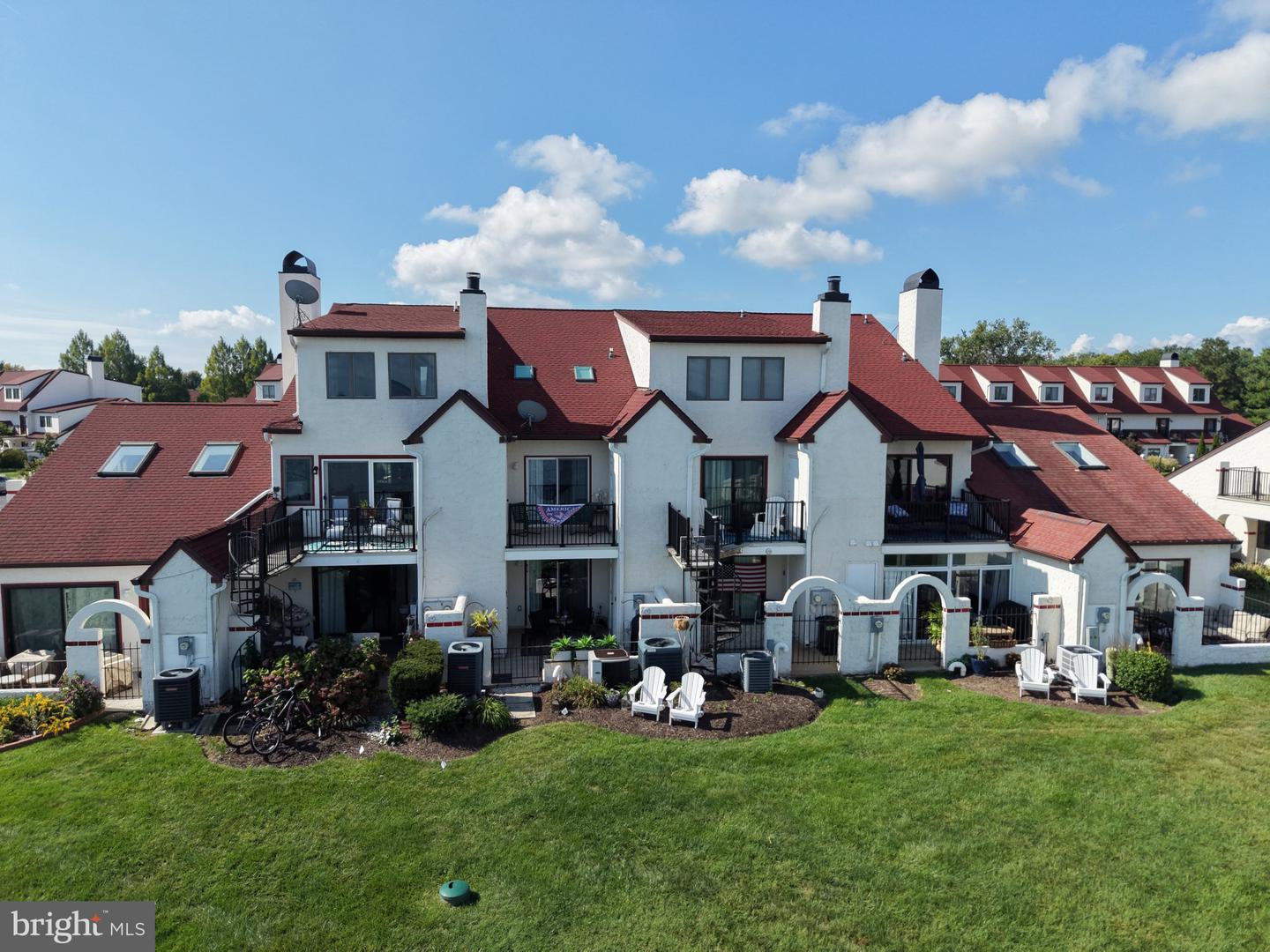 15-E Queen Anne Way #E — photo