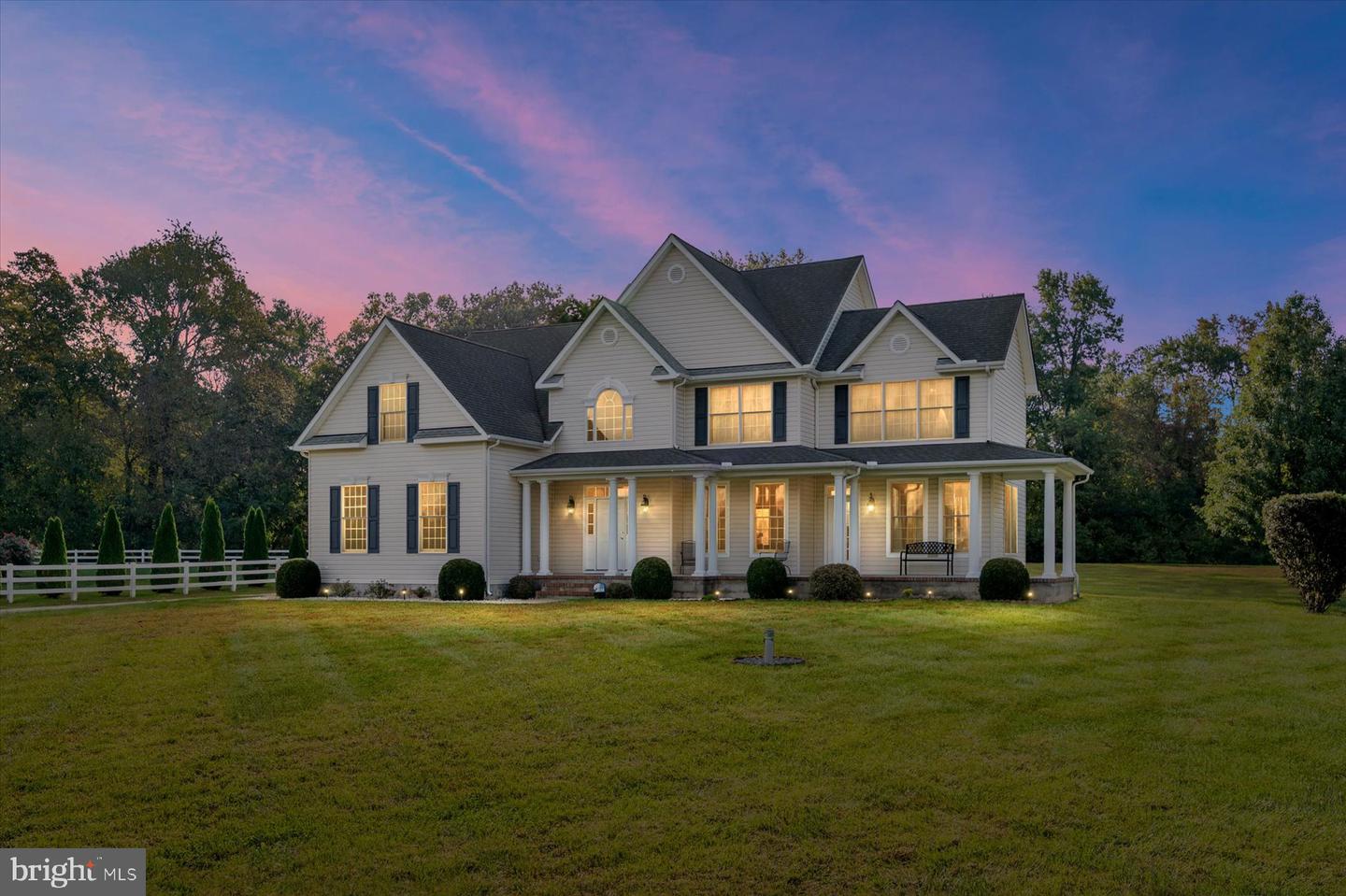 153 White Tail Ct — photo