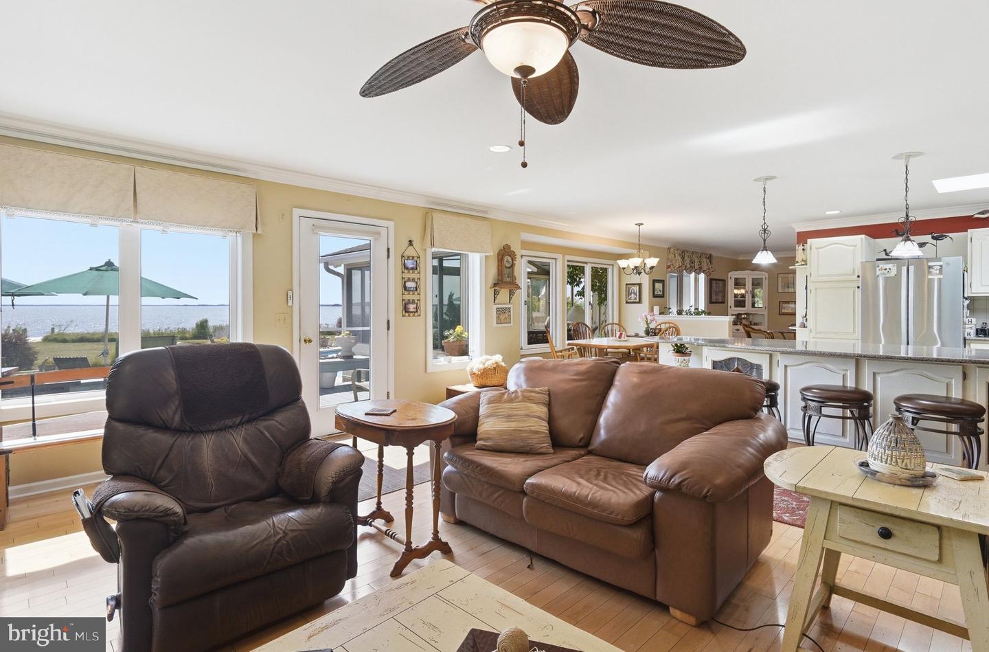 251 Prospect Bay Dr W — photo