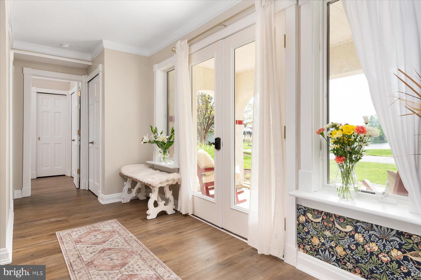 1-F Queen Victoria Ct — photo