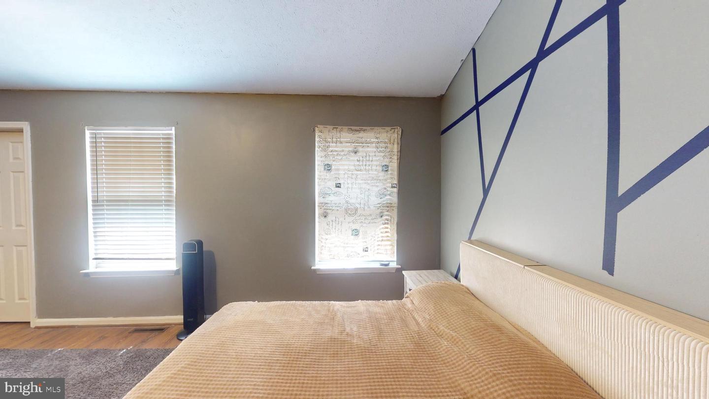 21076 Jenna Ct — photo