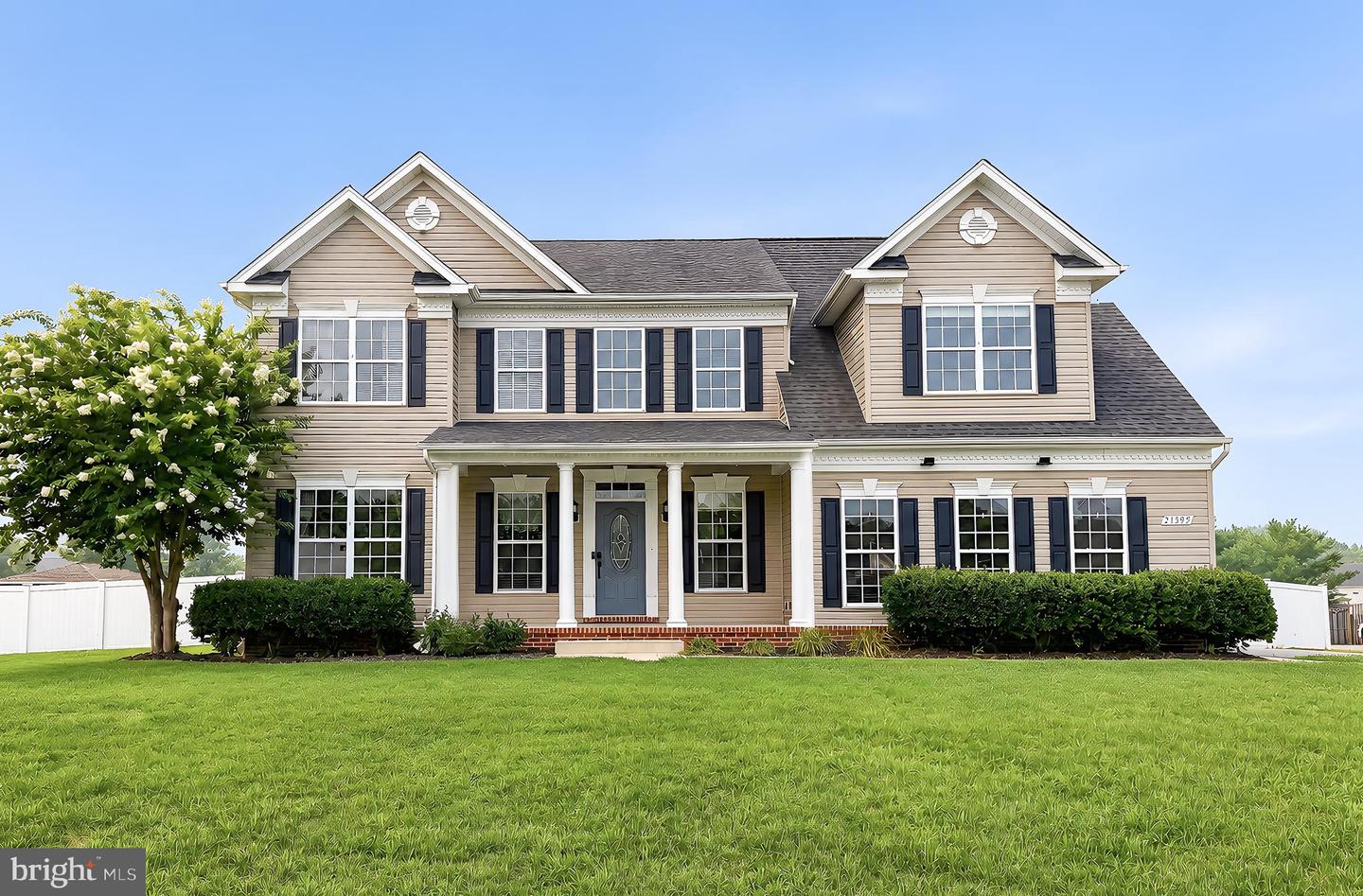 21395 Fairwood Ct — photo