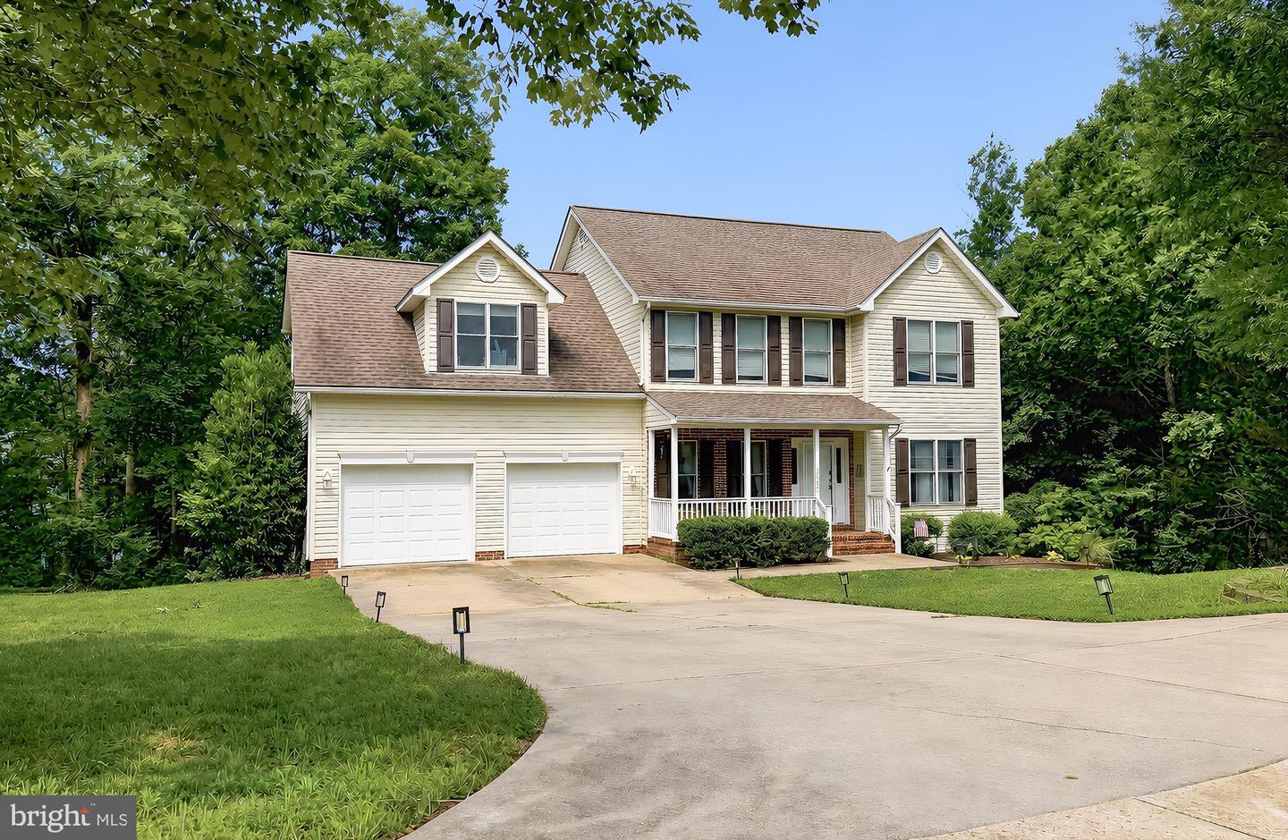22393 Deerpath Ct — photo