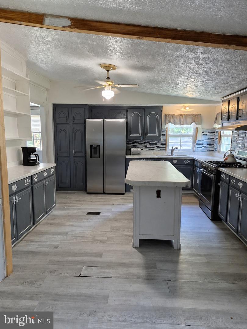 23011 Newtowne Neck Rd — photo
