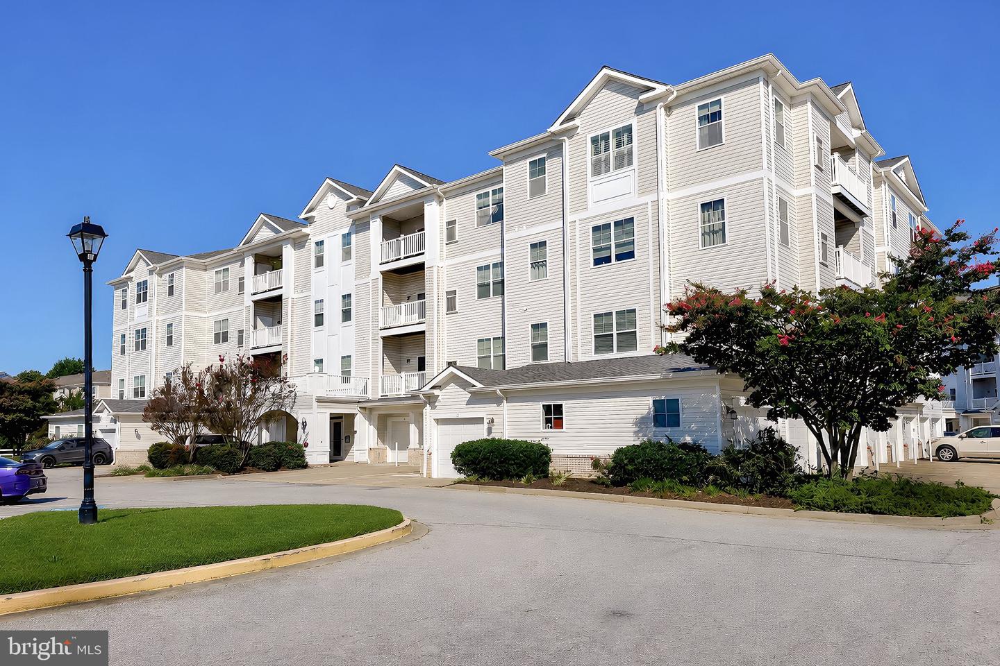 23560 F D R Blvd #305 — photo