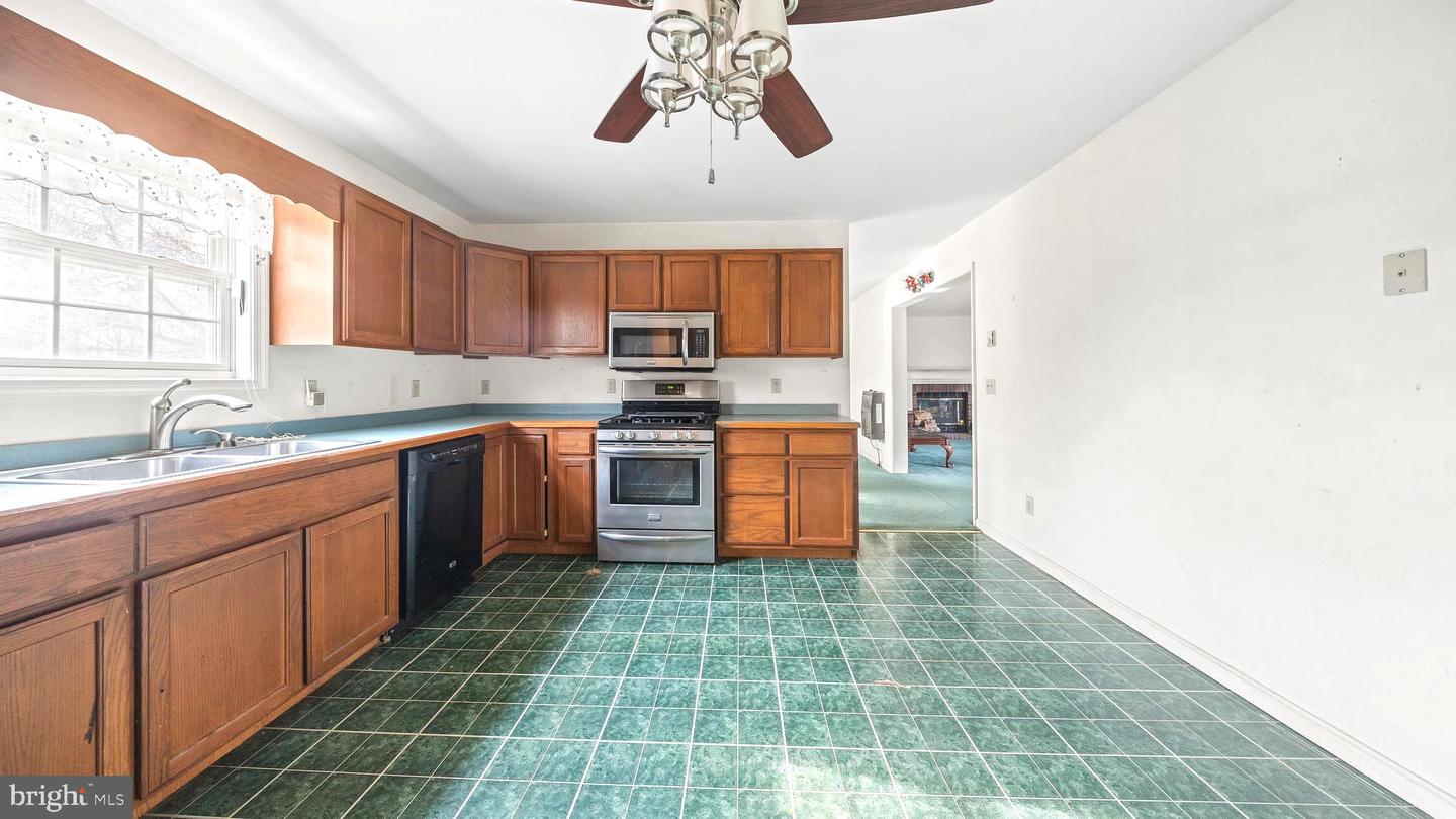 34157 Somerset Road — photo