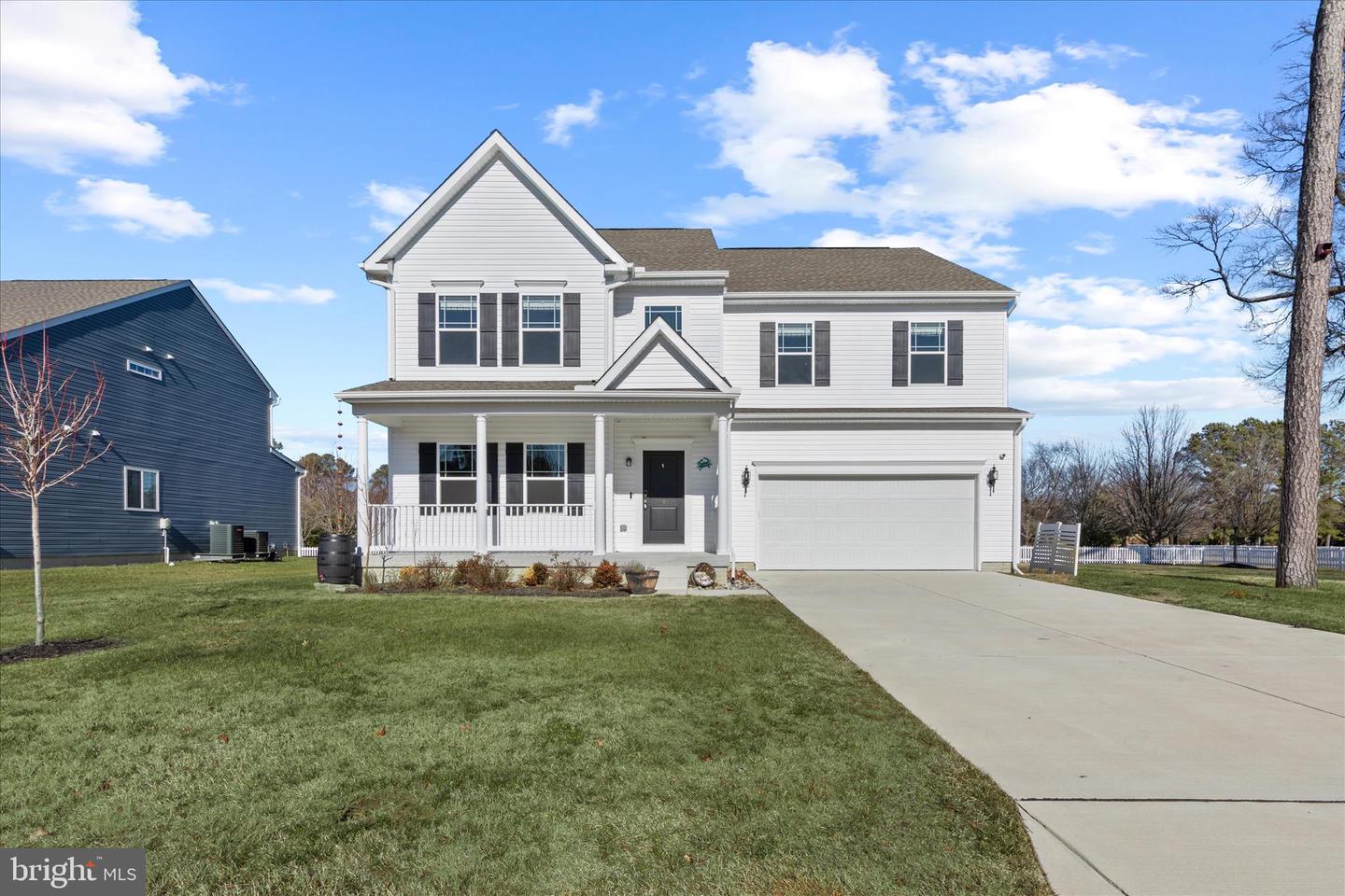5559 Trafalgar Cir — photo