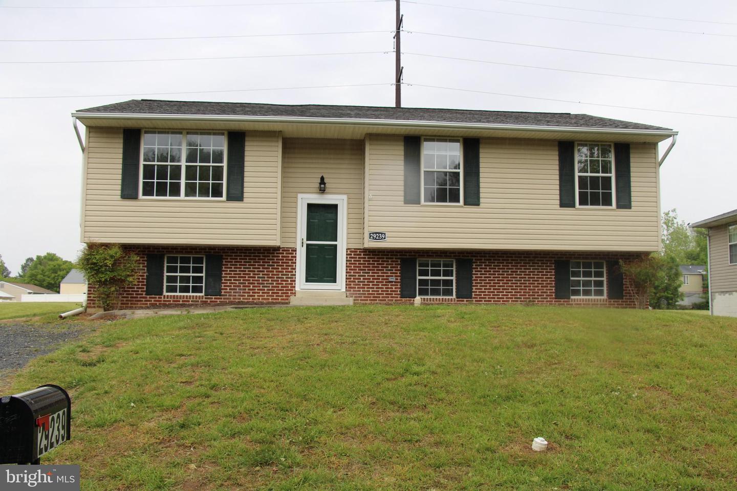 29239 Corbin Pkwy — photo