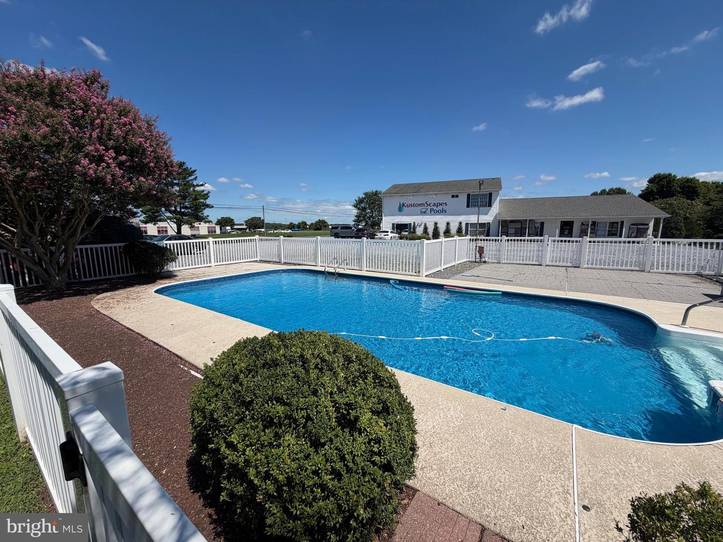 9005 Centreville Rd — photo