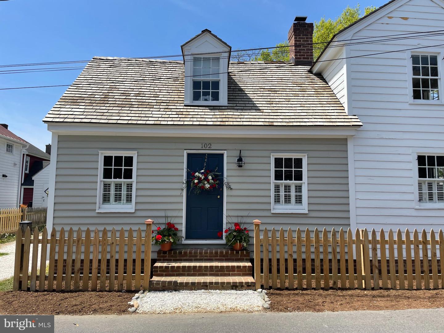 102 Locust St — photo