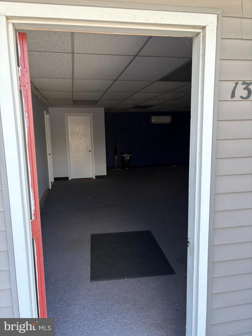 8673 Commerce Dr — photo