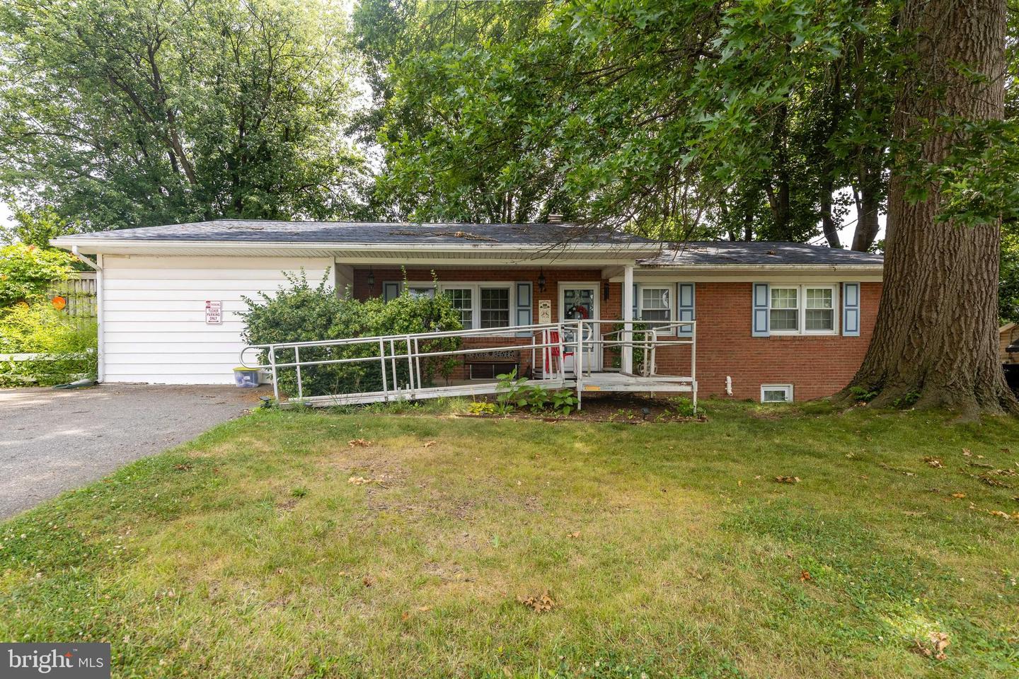122 Orchard Dr — photo