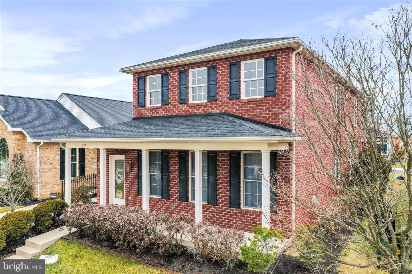 624 Trafalgar Dr — photo