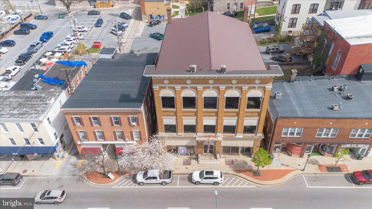 16 W Franklin St — photo
