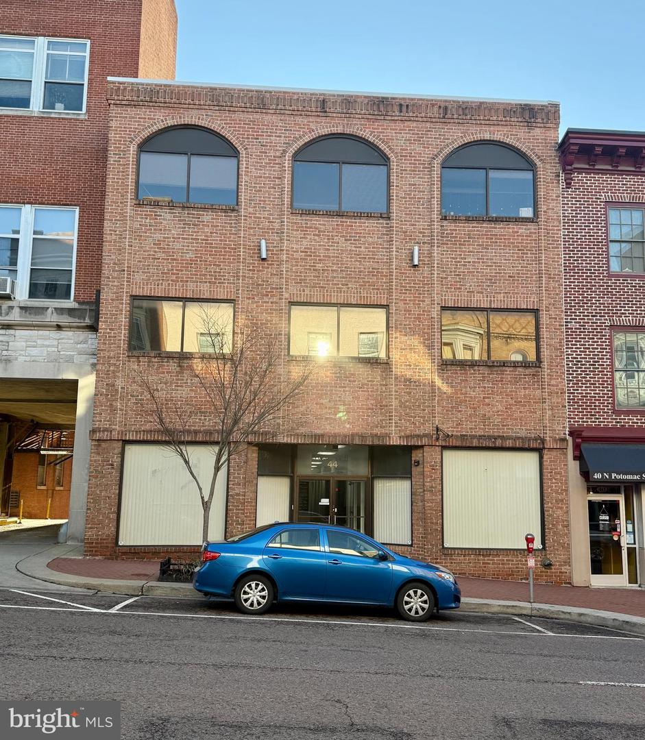 44 N Potomac St #Suite 200 — photo