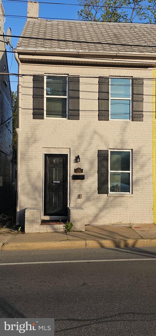 115 N Locust St — photo