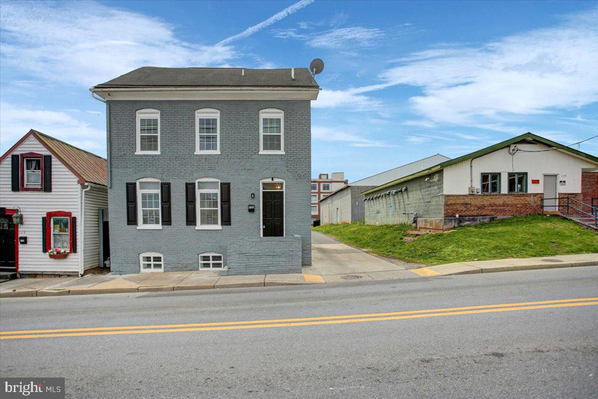 131 W Church St — photo