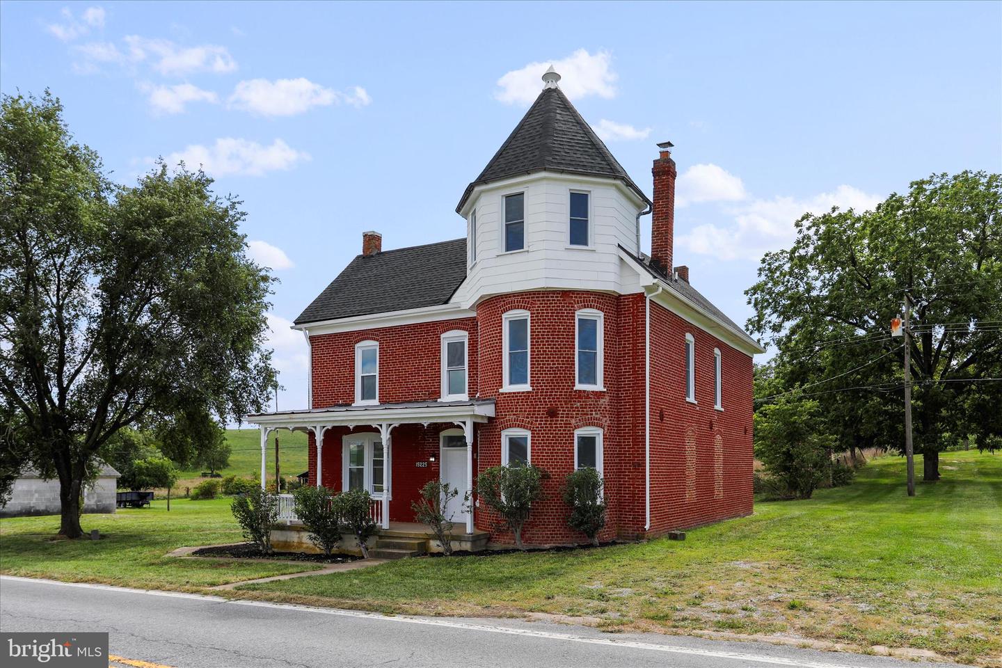15225 Fairview Rd — photo