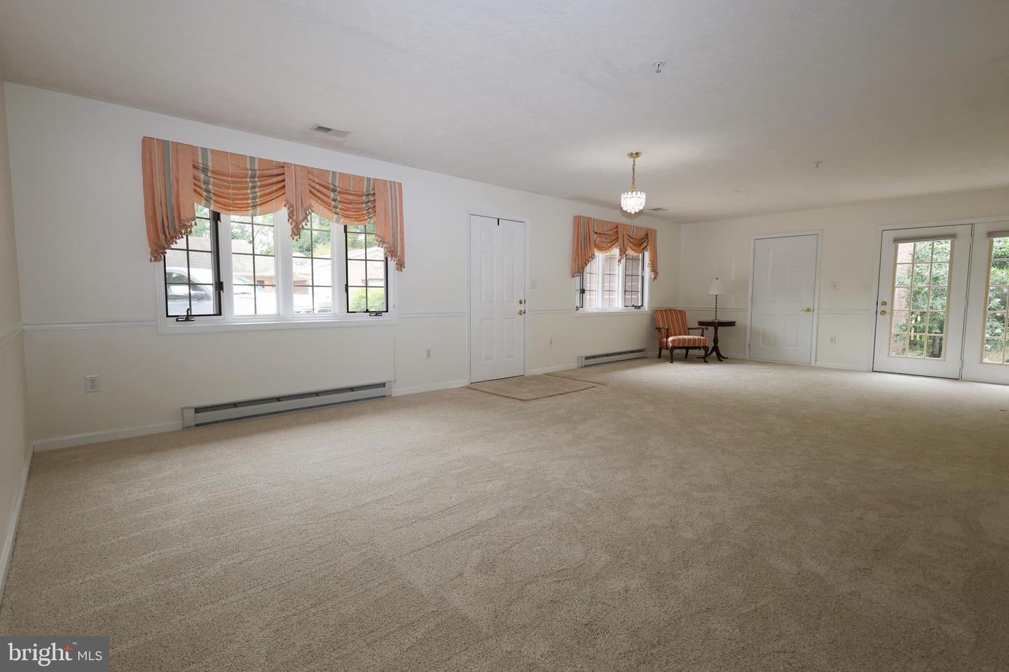 1025 Matthew Ct — photo