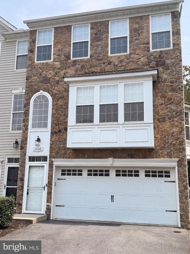 10329 Lantern Ln — photo