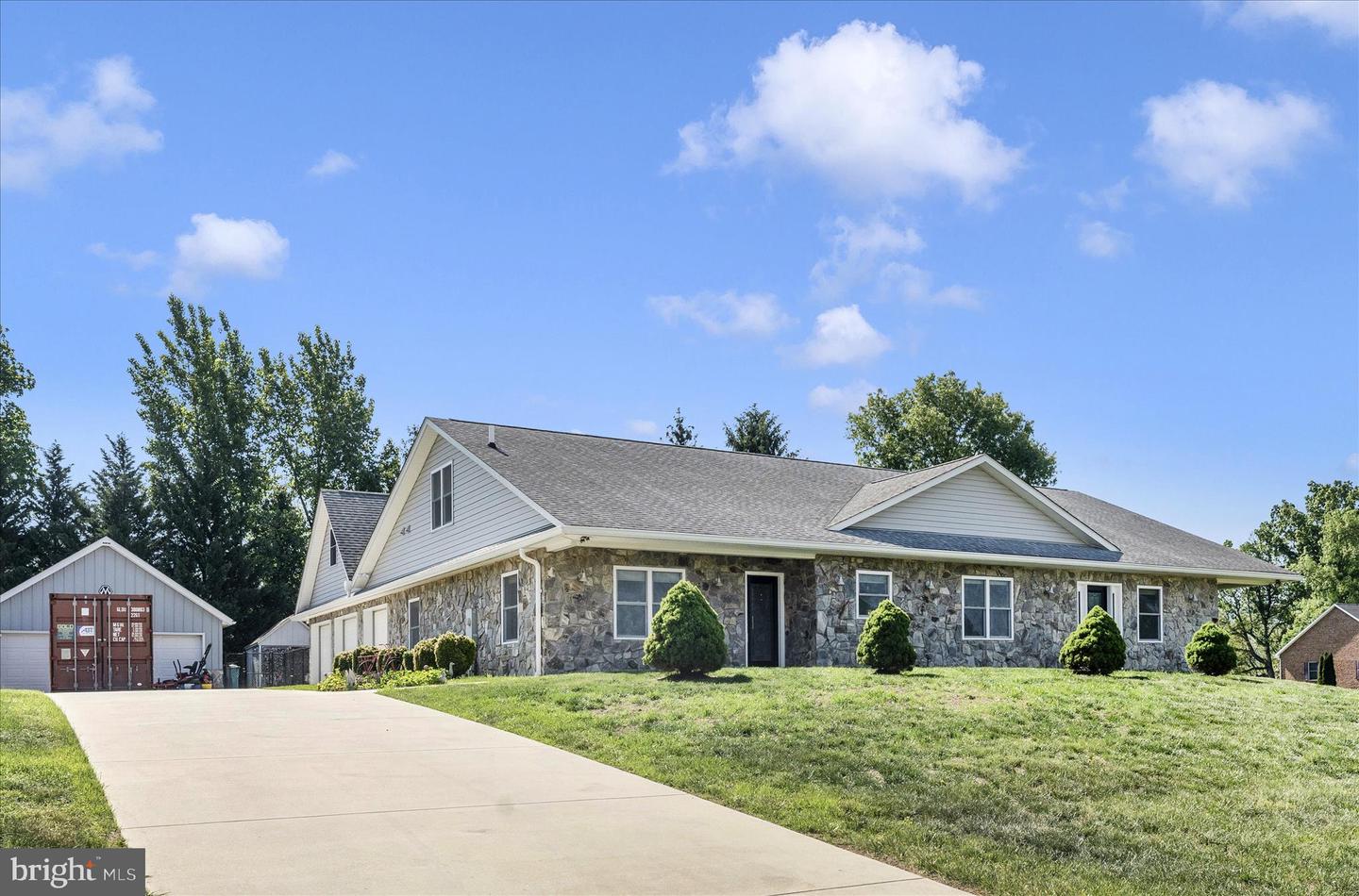 11803 Dorchester Ct — photo