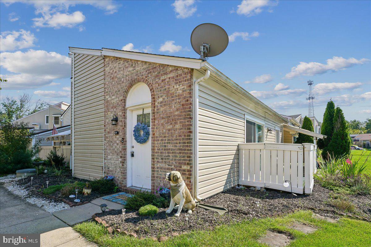 1538 Kensington Dr — photo